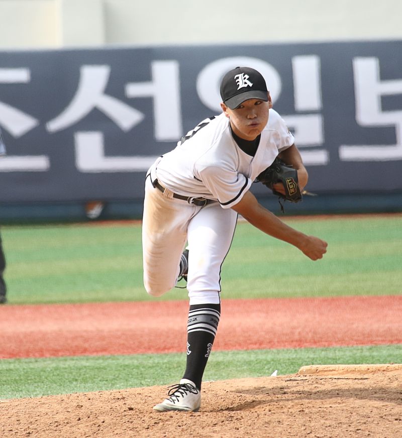 4년전 이곳에서 김도영이 나타났는데 … "내년 최대어 후보" 김성준, 덕수고 20연승을 깼다 [전상일의 아마야구+]