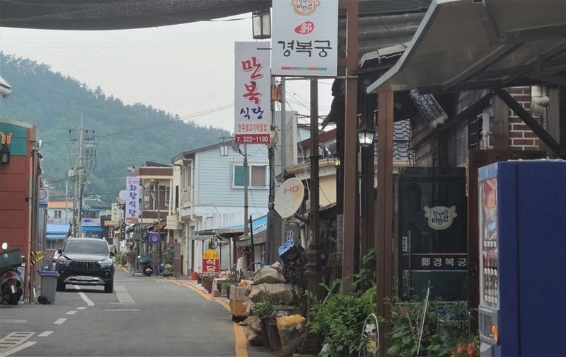 전남도는 '2024년 남도음식거리'로 함평천지 맛거리<사진>와 진도서촌 간재미거리를 선정했다고 16일 밝혔다. 전남도 제공