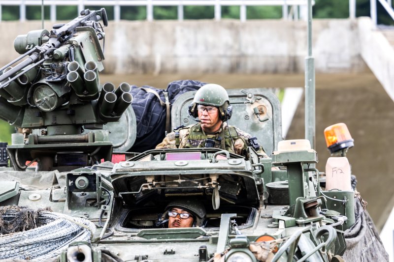 육군 제6보병사단 초산여단이 지난 9일부터 19일까지 강원도 인제 육군과학화전투훈련단에서 한·미·UAE 3국이 최초로 함께하는 연합 KCTC 훈련을 실시했다. 여단 연합전투단의 미 스트라이커 장갑차가 도시지역으로 진입하고 있다. 사진=육군 제공