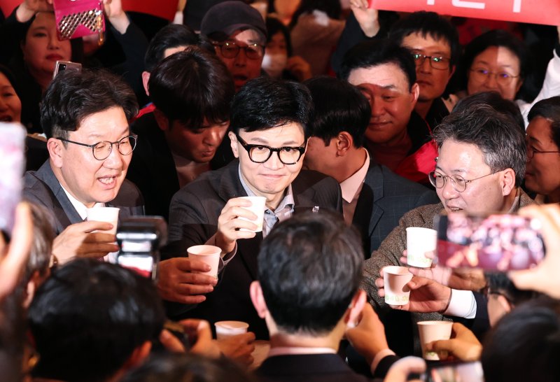 시민단체, '댓글팀 운영' 의혹 한동훈 공수처에 고발