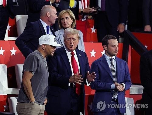 4일 연속 전당대회 행사장 찾은 트럼프 [밀워키[미 위스콘신주] 로이터=연합뉴스. 재판매 및 DB 금지]