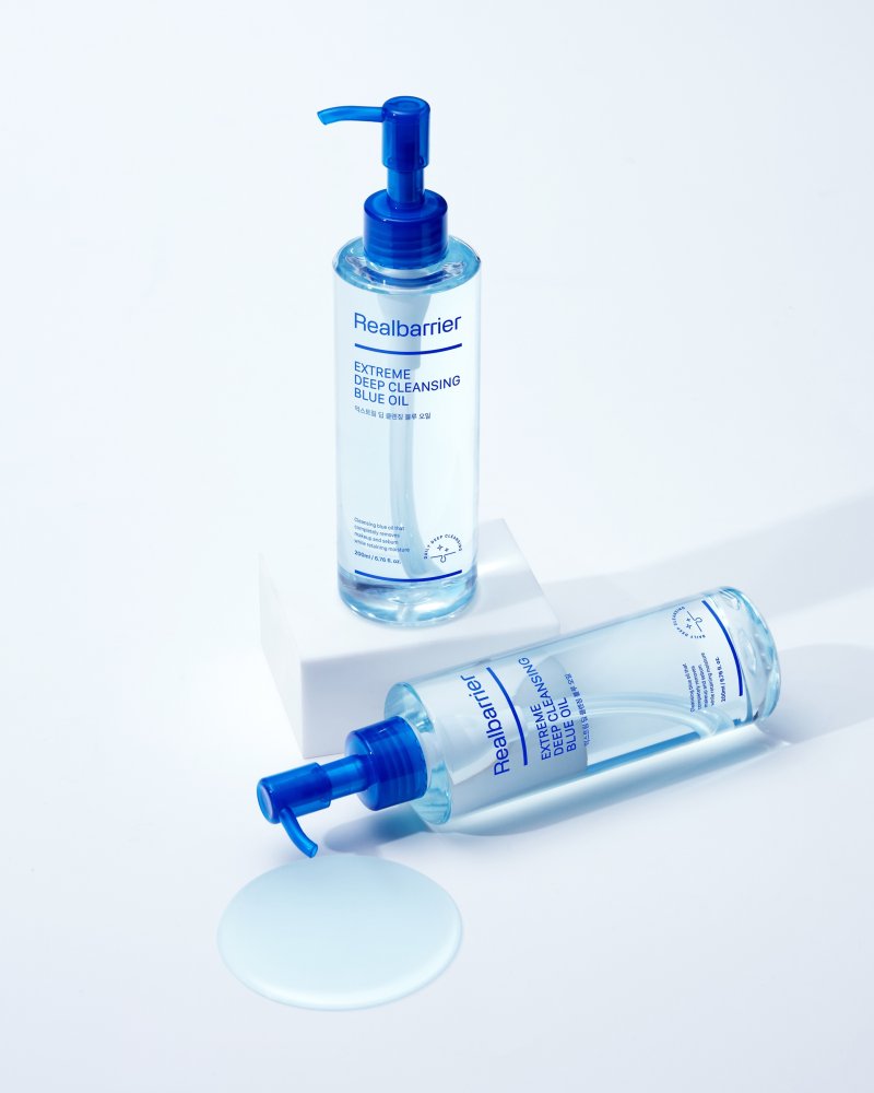 '익스트림 딥 클렌징 블루 오일.(리얼배리어제공)