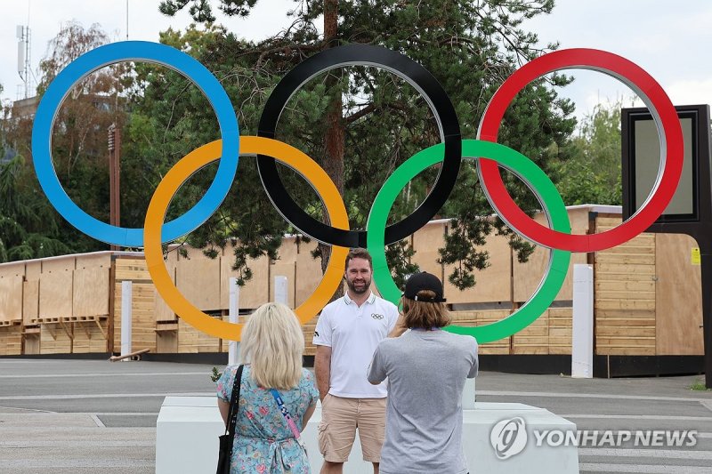 랑스 사우스 파리 아레나4 인근에 설치된 오륜기 조형물. 연합뉴스