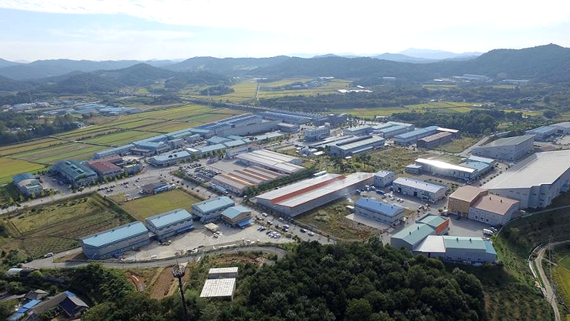 전남도는 경영 위기에 빠진 산업단지나 기업에 조세 감면, 수의계약 가능 등 다양한 우대 혜택으로 정상화를 지원하는 중소벤처기업부의 '중소기업 특별지원지역'에 장성 △동화농공단지 △동화전자종합농공단지<사진> △삼계농공단지 △월평준공업지역 등 4개 지역이 신규 지정됐다고 22일 밝혔다. 전남도 제공