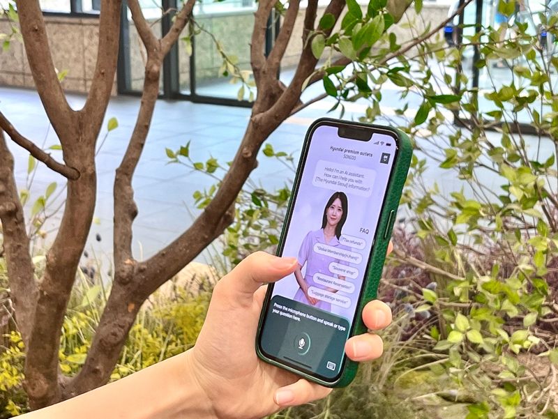 현대프리미엄아울렛 송도점, AI휴먼이 외국인 응대 나선다