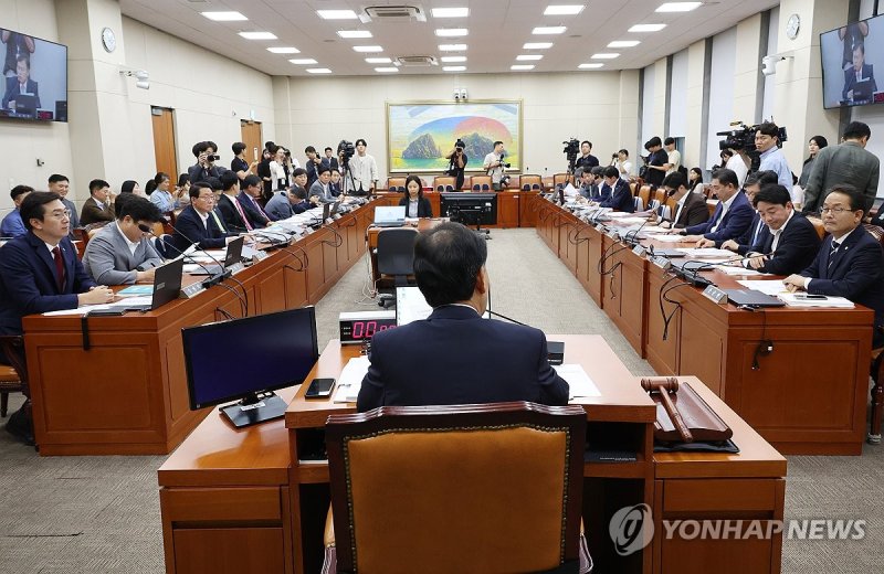 17일 국회에서 정무위원회 전체회의가 열리고 있다. 2024.7.17 연합뉴스