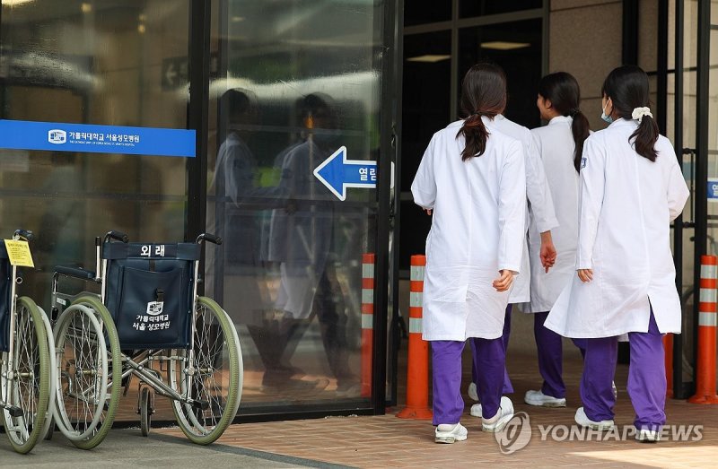 정부 "필수의료 수가 개선, 보상체계 불균형 개혁할 것"