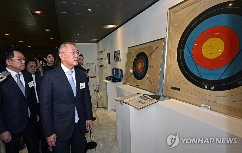 "축구협회장도 맡아달라" 요청 쇄도...'양궁 대부' 정의선 회장 리더십 주목