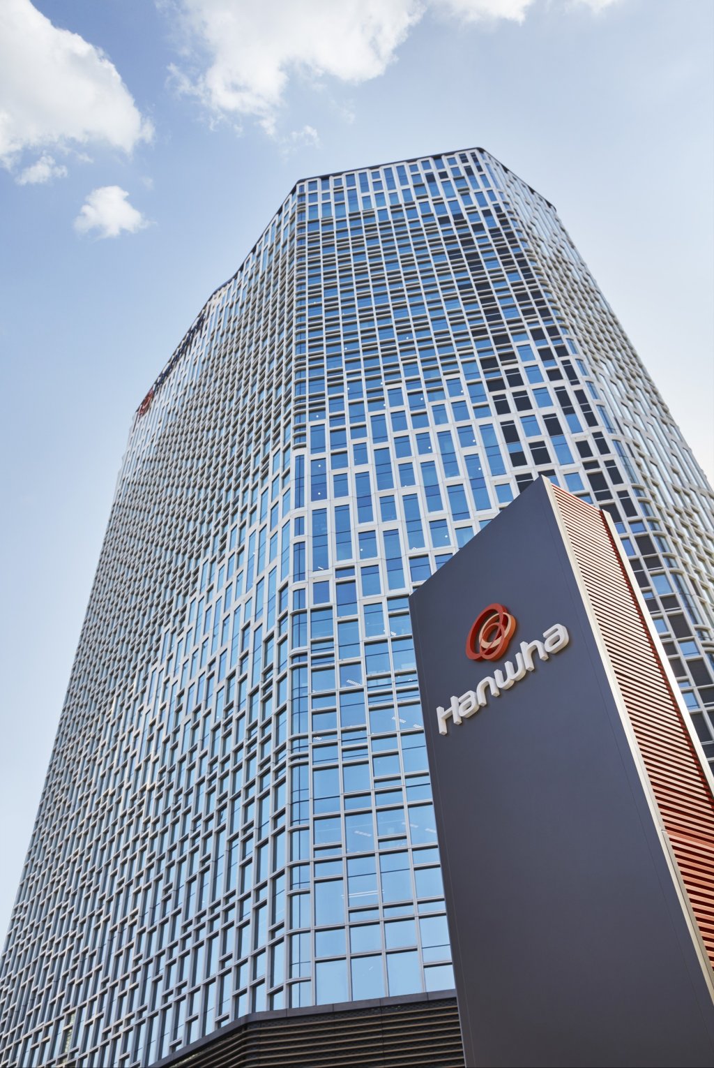 실적 부진에 추락하는 한화솔루션... 목표가도 뚝 떨어졌다 - 파이낸셜뉴스