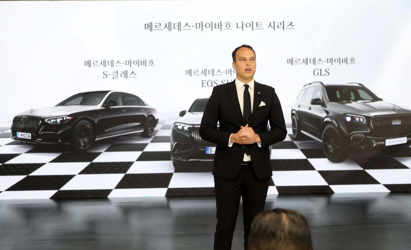 [서울=뉴시스] '메르세데스-마이바흐 EQS SUV’ 및 '메르세데스-마이바흐 나이트 시리즈' 출시행사 (사진=벤츠) 2024.7.25 photo@newsis.com *재판매 및 DB 금지