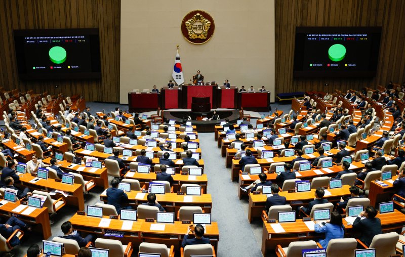 지난 25일 오후 서울 여의도 국회에서 열린 제416회국회(임시회) 제1차 본회의.ⓒ News1 안은나 기자