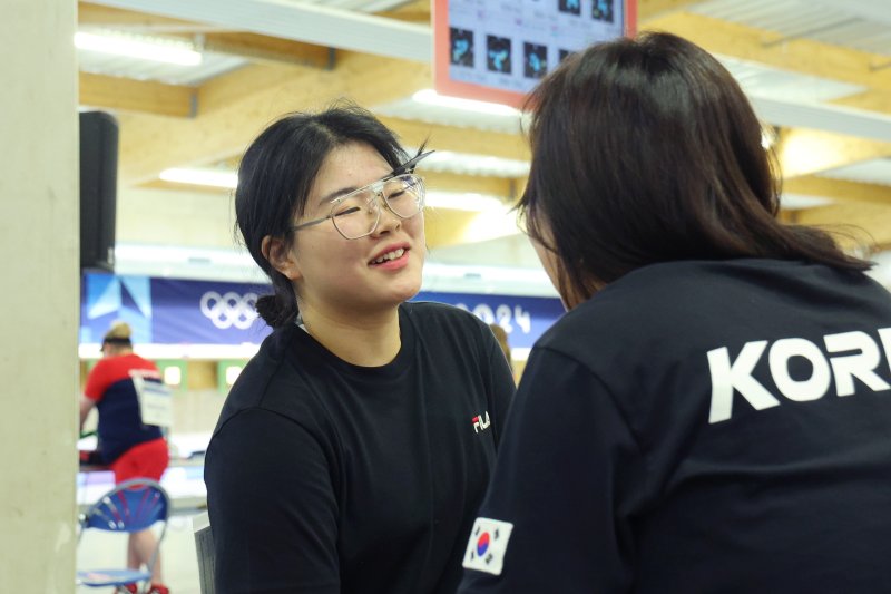 한국 사격 미쳤다... 오예진‧김예지, 10m 공기권총 금‧은 합작 쾌거! [파리올림픽]