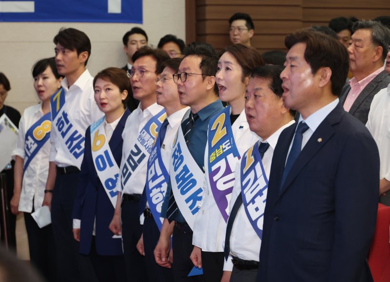 김두관-정봉주 '개딸' 신경전에...이재명 "총구는 밖으로 향하자"