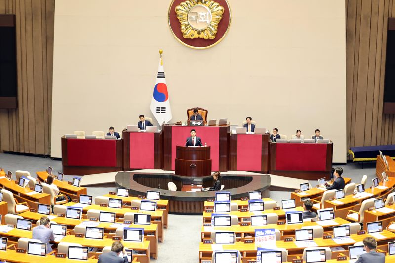 김용태 국민의힘 의원이 29일 국회 본회의장에서 '방송 4법' 중 한국교육방송공사법 일부개정법률안에 대한 무제한 토론을 하고 있다. 사진=박범준 기자