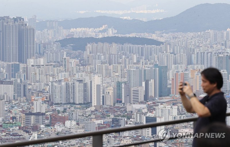 '지난달 25일 서울 중구 남산에서 바라본 시내 아파트 모습. 사진=연합뉴스