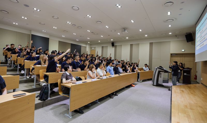 인하대학교는 올해도 국제 학생들에게 한국의 문화, 역사, 경제, 공학 등 다양한 학문의 경험을 제공하는 ‘인하 서머스쿨’을 운영한다. 인하대 제공.