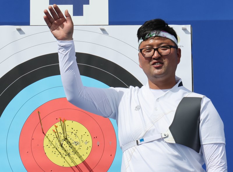 "몇마디 안했는데.." 김우진 ‘초고속 개인전’에 '해설' 기보배 반응 [파리올림픽]