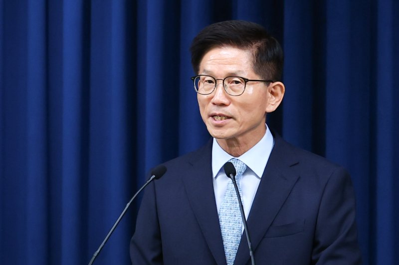 [서울=뉴시스] 최진석 기자= 고용노동부 장관 후보자로 지명된 김문수 경제사회노동위원장이 31일 서울 용산 대통령실 청사에서 지명 소감을 밝히고 있다. 2024.07.31. myjs@newsis.com