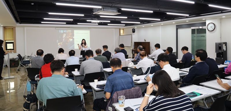 지난 1일 서울 서초구 한국수입협회 세미나룸에서 'KOIMA 영국·아일랜드 수입사절단 단원 모집 설명회'가 진행되고 있다.