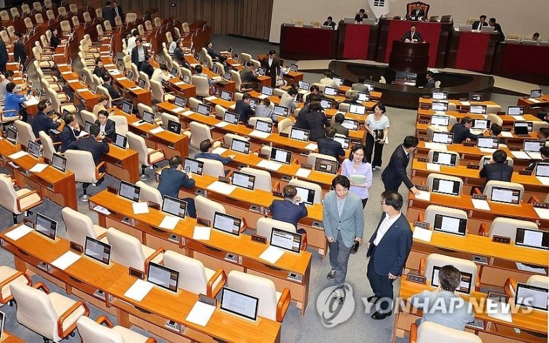 해묵은 '필리버스터' 무용론…'취지 살리자'는 개정안 논의는 1년째 0회