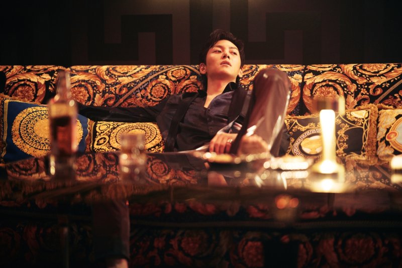 버려진 약속을 겨눈 뜨거운 총구 '리볼버'