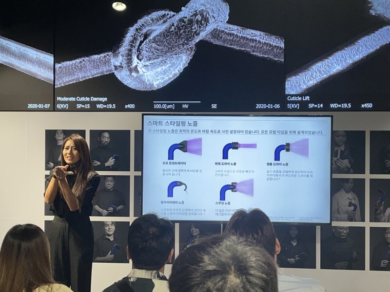 [서울=뉴시스]이현주 기자 = 다이슨코리아가 헤어 전문가들을 위한 '다이슨 슈퍼소닉 r 헤어드라이어'를 5일 국내 출시했다. 다이슨코리아는 이번 다이슨 슈퍼소닉 r 헤어드라이어 국내 출시를 기념해 이날 오전 다이슨 사운즈 한남 데모스토어에서 국내 유수 헤어 살롱 전문 헤어 스타일리스트들을 대상으로 론칭 행사를 진행했다. lovelypsyche@newsis.com