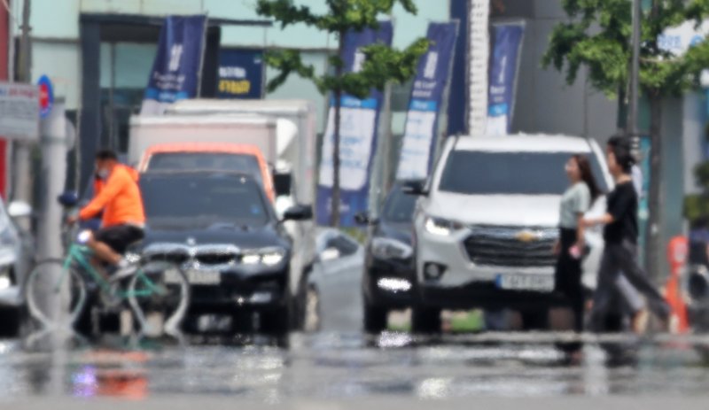 한국 폭염, 중국 톈산산맥 눈 보면 안다