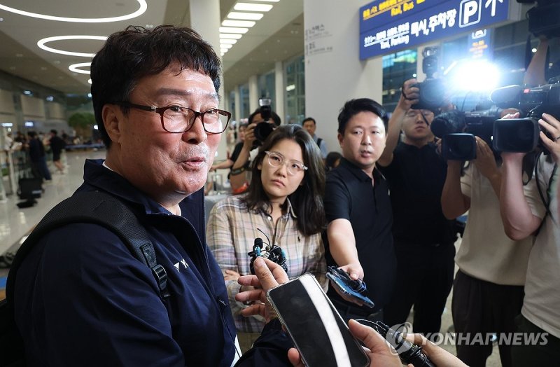 이기흥 대한체육회장 “안세영 발언 서툴러"... 협회는 “우리 비즈니스 안 타”