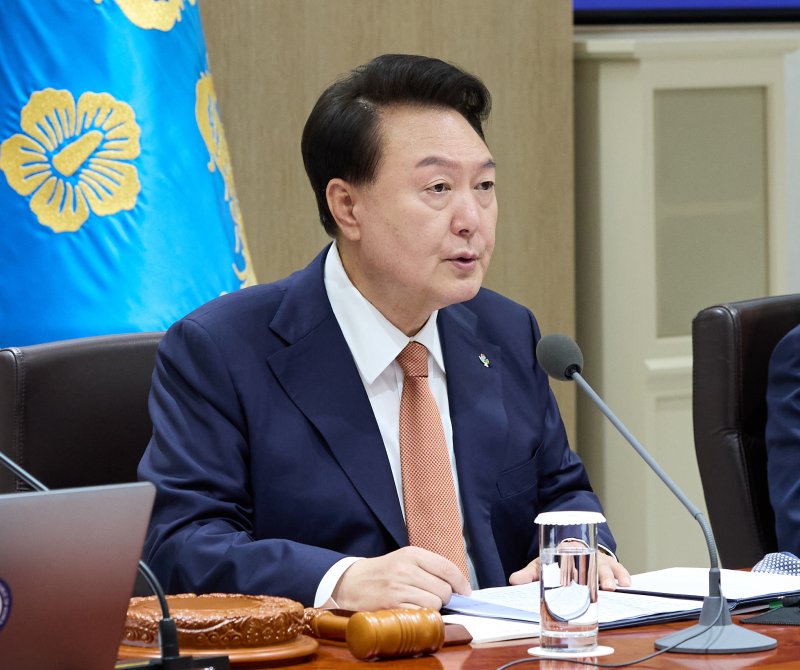 윤석열 대통령이 18일 용산 대통령실에서 열린 제27회 국무회의에서 발언을 하고 있다. (대통령실 제공) 2024.6.18/뉴스1 ⓒ News1 송원영 기자