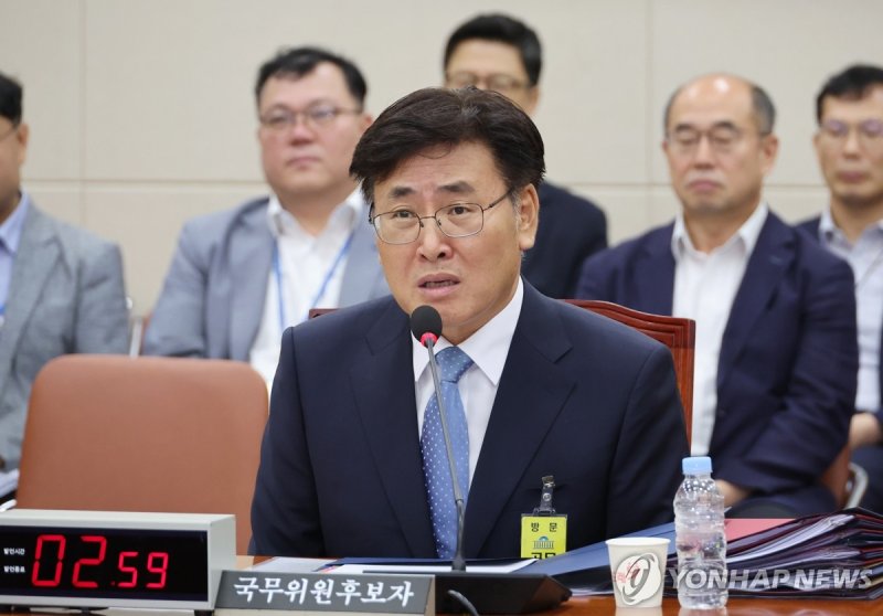 유상임 과학기술정보통신부 장관 후보자가 8일 국회 과학기술정보방송통신위원회에서 열린 인사청문회에서 위원 질의에 답변하고 있다. 연합뉴스