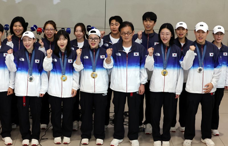 파리 사격 영웅들 포상금 떼이는 것 아닌가 … 사임 회장 “연말까지 3억 마련할 것”