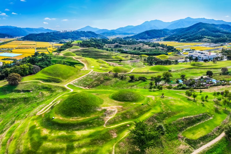 [함안=뉴시스]2023년 9월 유네스코 세계유산으로 등재된 경남 함안군 말이산고분군.(사진=경남도 제공)2024.08.11.