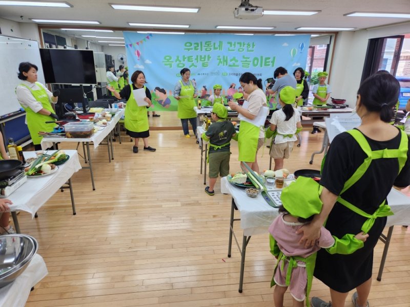 심고 기르고 먹어보고 쓴맛도 맛있어졌어요... '채소 놀이터'의 마법