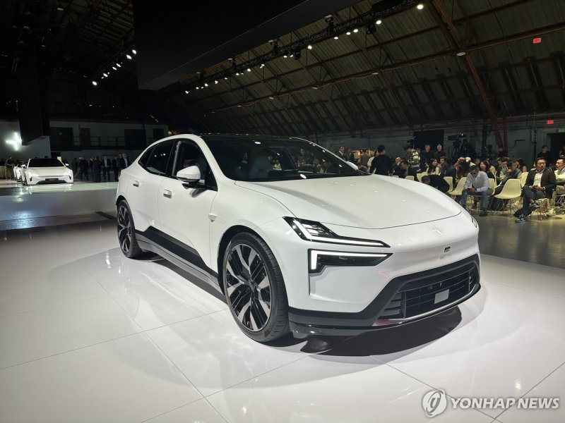 폴스타 쿠페형 전기 SUV '폴스타4' [촬영 임미나] 9일(현지시간) 미국 로스앤젤레스(LA) 카운티 샌타모니카에서 열린 '폴스타 데이' 행사장에 전시된 '폴스타 4'