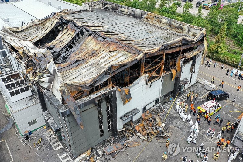 "비상구가 어디에 있는지도 몰랐다"...아리셀 공장 65건 위반