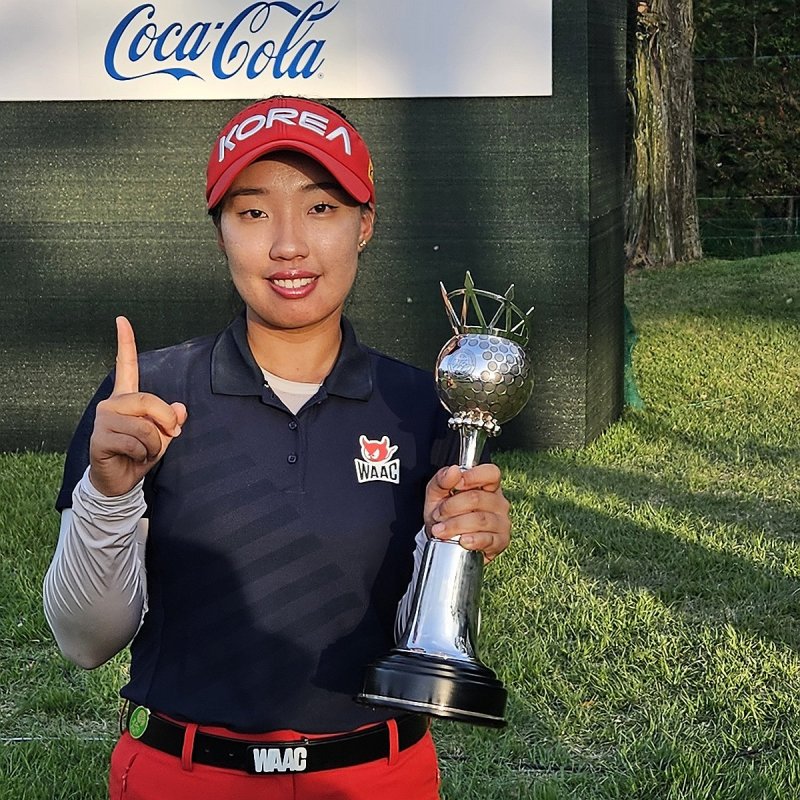 이번 대회에 초청된 15세 이효송은 JLPGA투어 역대 최연소 우승자다. 사진=연합뉴스