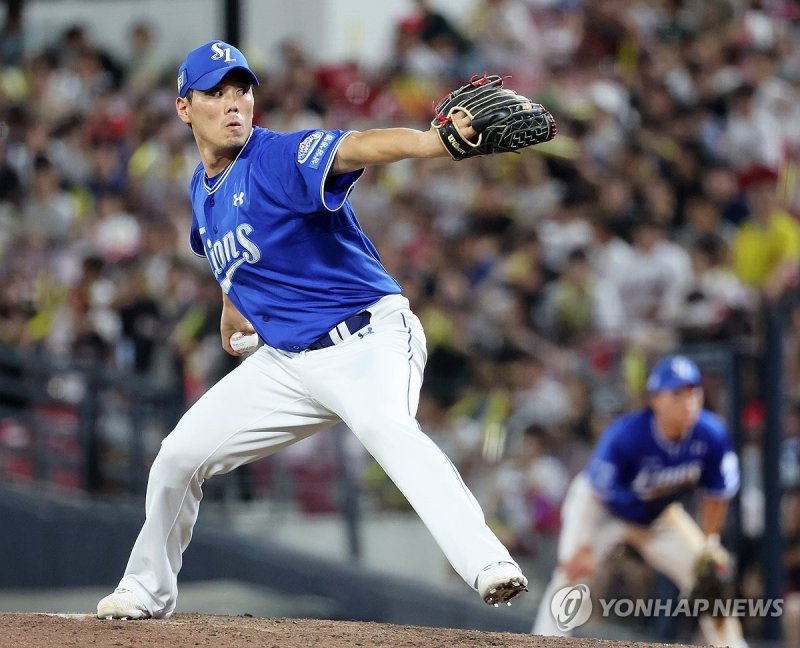 투구하는 김재윤 투구하는 김재윤 (광주=연합뉴스) 조남수 기자 = 11일 광주기아챔피언스필드에서 열린 프로야구 kt wiz와 KIA 타이거즈의 경기. 삼성 김재윤이 9회에 투구하고 있다. 2024.8.11 iso64@yna.co.kr (끝)