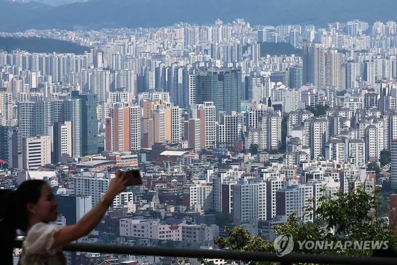 "확률도 낮은데 고분양가 부담돼" 1순위 청약통장 한달새 5만여개 줄었다