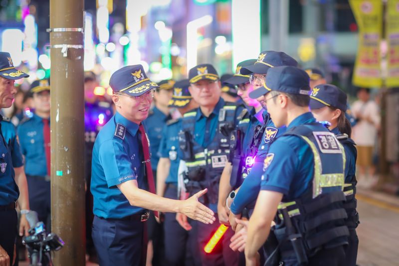 김수환 부산경찰청장, 취임 첫 행보로 서면·해수욕장 점검