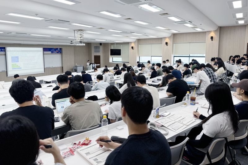 국립부경대학교 공학교육혁신센터에서 운영한 '2024 빅데이터 활용·분석 역량 향상을 위한 데이터 분석 준전문가 교육'에 학생들이 수업을 듣고 있다. 국립부경대학교 제공