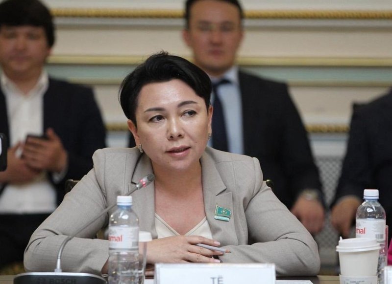 알마티 시의회에서 발언하는 조 엘레나 부의장 [조 엘레나 부의장 제공. 재판매 및 DB 금지]