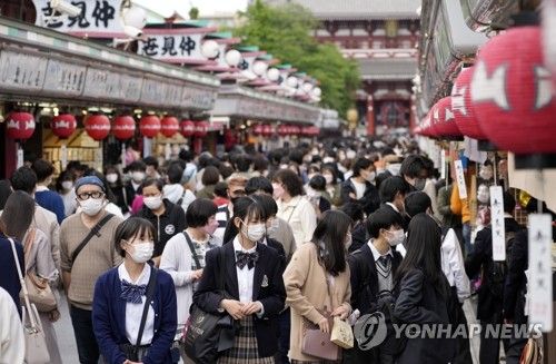 지진·태풍, 심지어 광복절에도 갔다.. 역대급 日 출국