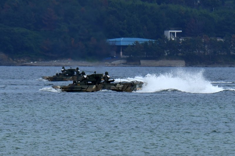 유사시 한반도 방어를 위한 한·미 연합훈련인 '을지 자유의 방패'(UFS·Ulchi Freedom Shield)가 시작된 가운데 해병대 1사단이 20일 오후 경북 포항시 남구 해안에서 KAAV(한국형상륙돌격장갑차) 상륙 훈련을 실시하고 있다. 해병대는 이번 훈련은 정례적으로 실시하는 훈련이라고 밝혔다. 사진=뉴스1