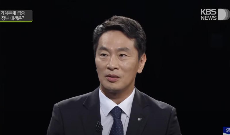 이복현 금융감독원장이 25일 KBS 시사교양 프로그램 '일요진단 라이브'에 출연해 발언하고 있다. KBS 유튜브 갈무리