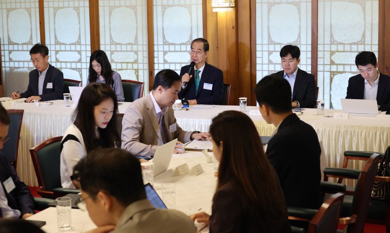 한덕수 총리 "딥페이크 범죄 마약 단속처럼 대응 시작 돼야"