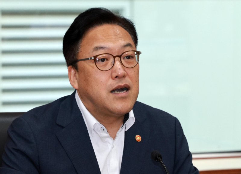 김병환, 운용사 CEO들에 쓴소리 “노후 책임질 펀드 나와야”