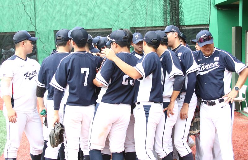 U-18 박계원호, 나균안 선발 롯데 퓨처스 꺾고 연습 경기 전승 … 정우주‧이율예‧김태형 맹활약