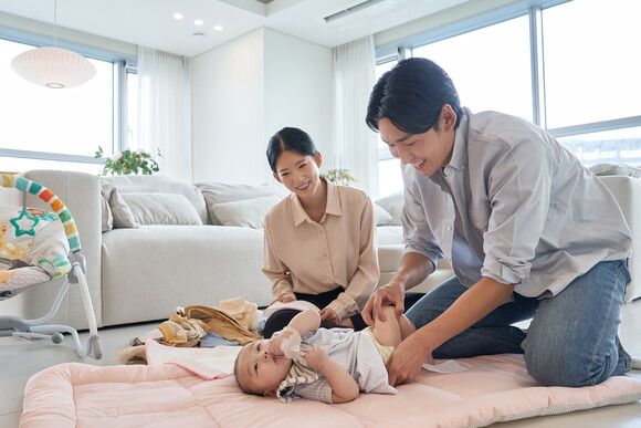 "육아는 부모의 정신 건강을 위협한다"…美 공중보건 수장의 경고