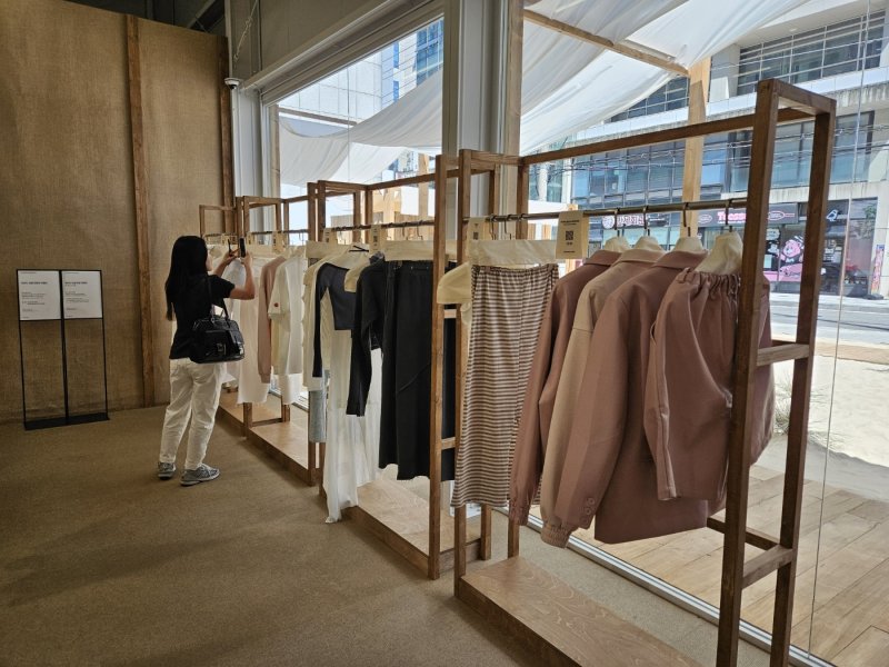 무신사가 30일 서울 성수동 소재 무신사 스퀘어 성수4에서 '25SS 시즌 프리뷰' 행사를 개최했다.ⓒ 뉴스1/김진희 기자.