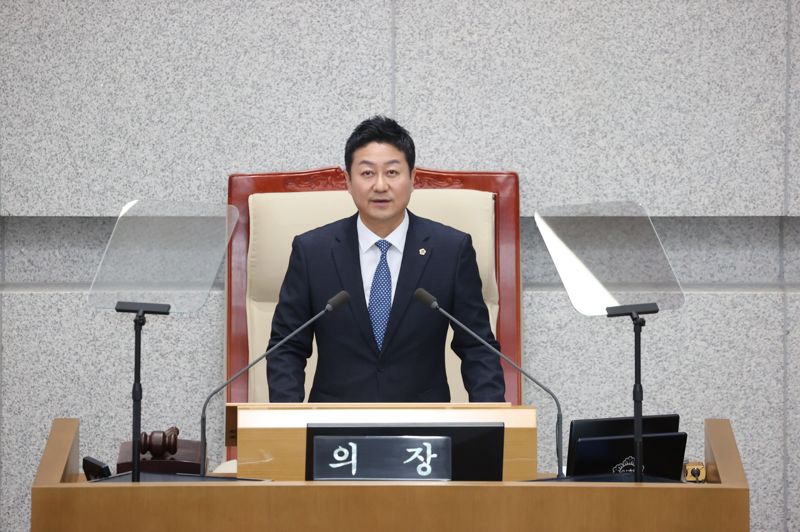 김진경 경기도의장 "의회-집행부 '협치의 틀' 정비해 민생문제 해결하겠다"